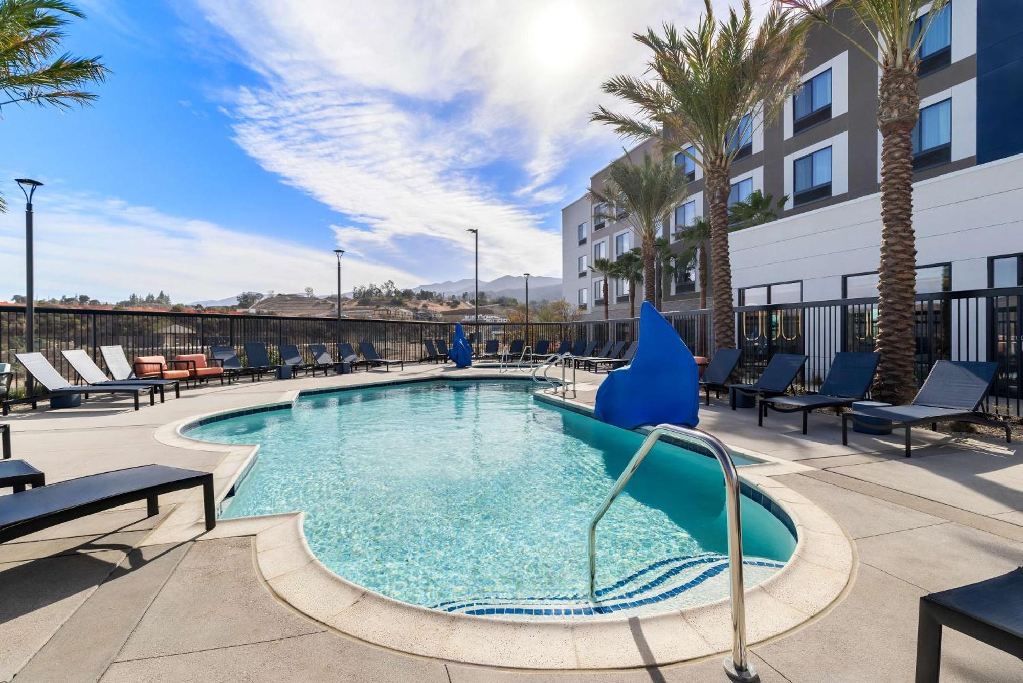 Hampton Inn & Suites Corona, Ca 外观 照片