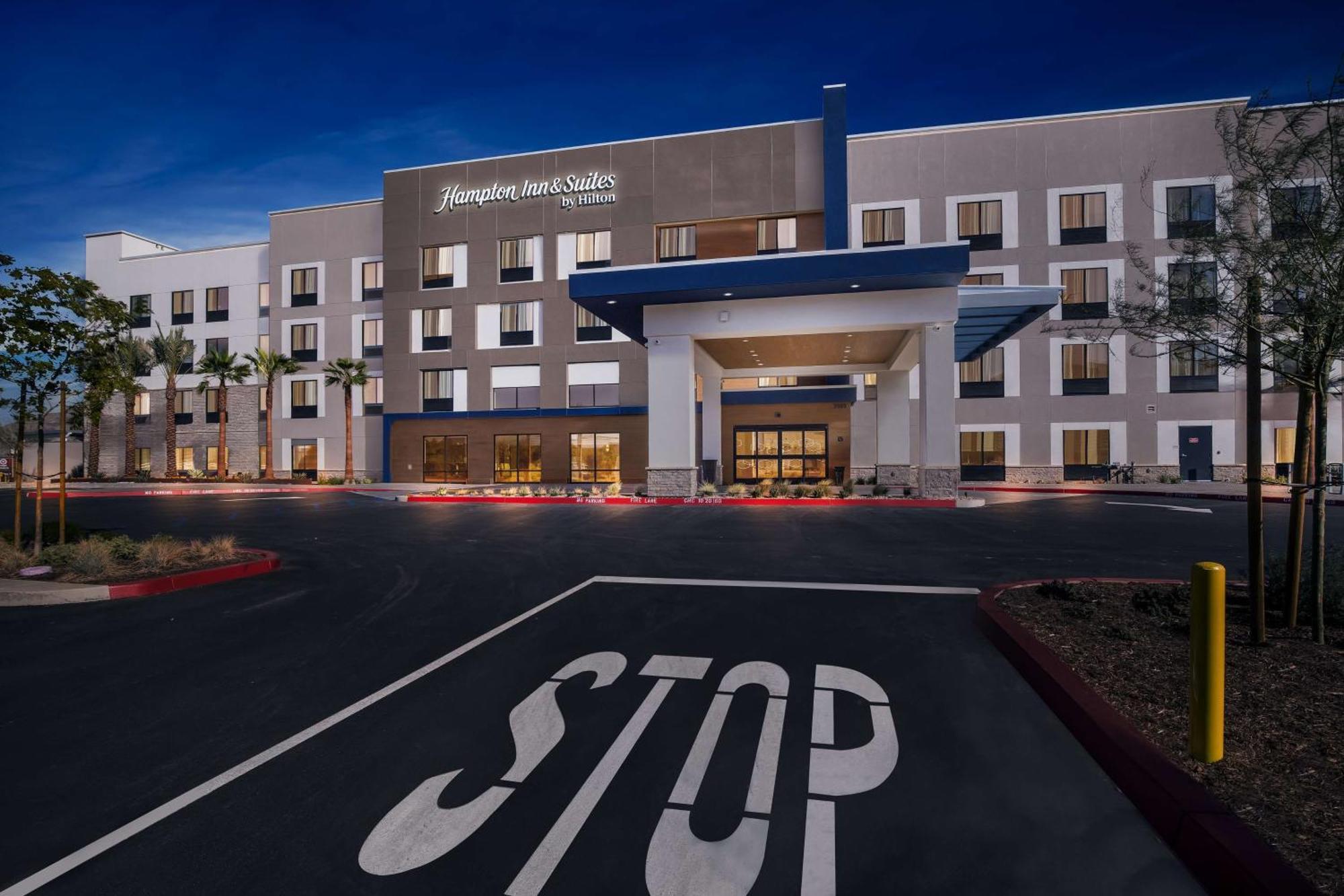 Hampton Inn & Suites Corona, Ca 外观 照片